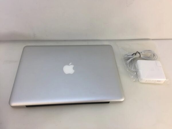 MacBook Pro 2022 | 8GB RAM | 256GB SSD | Silver - Imagen 2